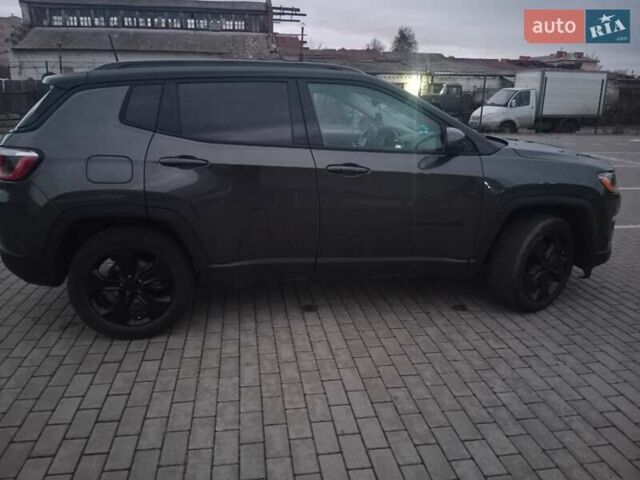 Джип Компас 2018 в Ромнах на Automoto.ua Серый Джип Компас, объемом двигателя 2.36 л и пробегом 134 тыс. км за 15800 $, фото 2 на Automoto.ua