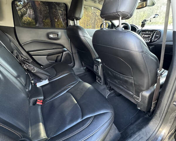 Джип Компас 2018 в Киеве на Automoto.ua Серый Джип Компас, объемом двигателя 2.4 л и пробегом 144 тыс. км за 15800 $, фото 37 на Automoto.ua