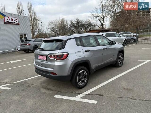 Сірий Джип Compass, об'ємом двигуна 2.4 л та пробігом 127 тис. км за 14900 $, фото 2 на Automoto.ua