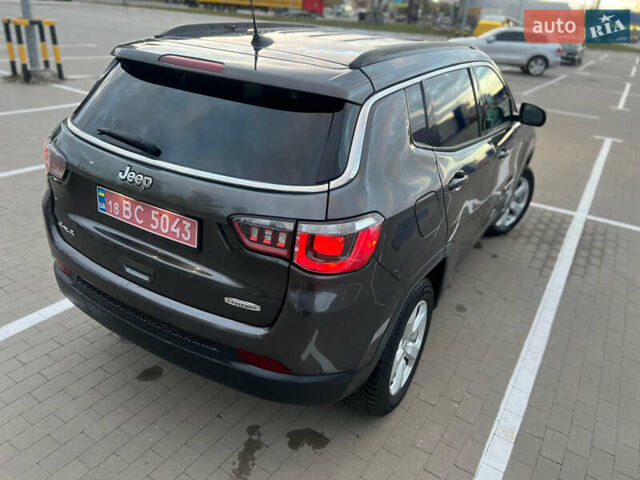 Джип Компас 2018 в Сумах на Automoto.ua Серый Джип Компас, объемом двигателя 2.36 л и пробегом 88 тыс. км за 14600 $, фото 8 на Automoto.ua