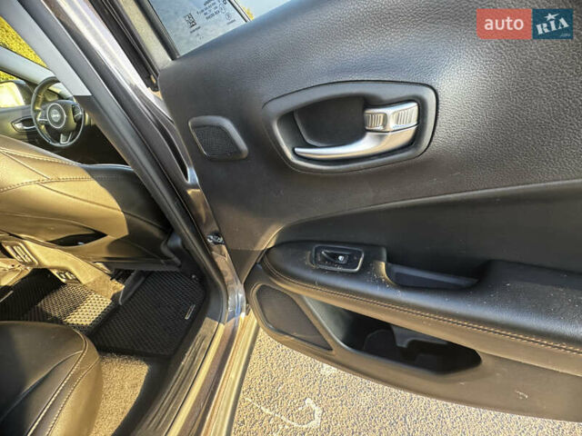 Серый Джип Компас, объемом двигателя 2.36 л и пробегом 183 тыс. км за 15400 $, фото 5 на Automoto.ua