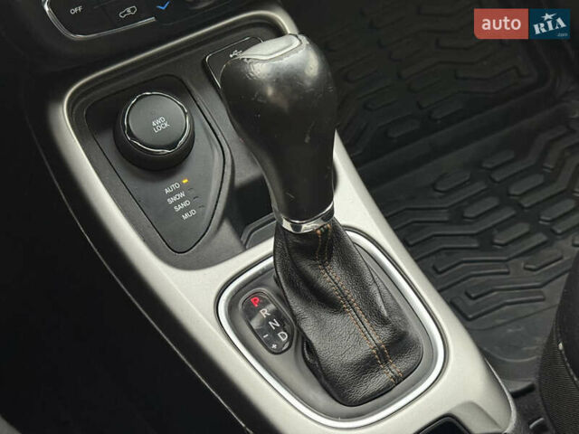 Серый Джип Компас, объемом двигателя 2.36 л и пробегом 230 тыс. км за 15999 $, фото 24 на Automoto.ua