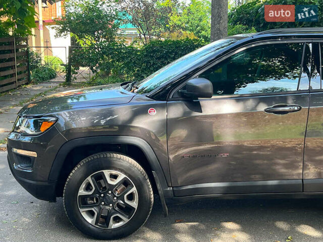 Сірий Джип Compass, об'ємом двигуна 2.4 л та пробігом 63 тис. км за 17990 $, фото 4 на Automoto.ua