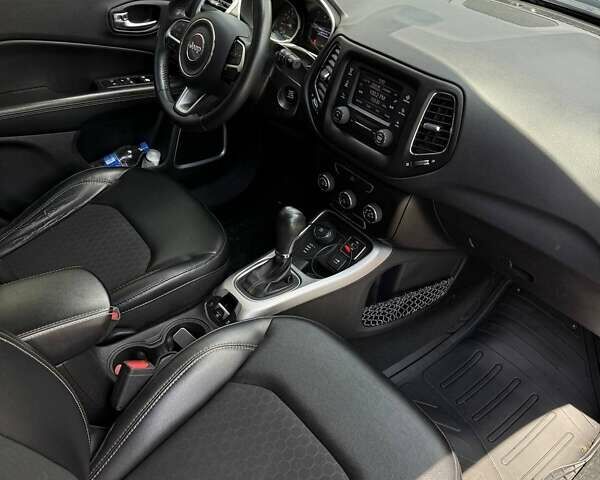 Сірий Джип Compass, об'ємом двигуна 2.36 л та пробігом 130 тис. км за 15000 $, фото 8 на Automoto.ua