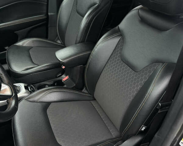 Серый Джип Компас, объемом двигателя 2.4 л и пробегом 91 тыс. км за 15750 $, фото 25 на Automoto.ua