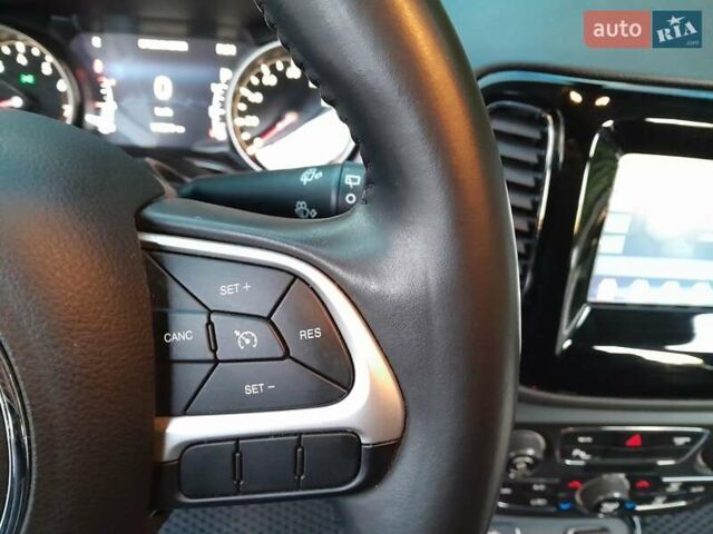 Джип Компас 2018 в Киеве на Automoto.ua Серый Джип Компас, объемом двигателя 2.4 л и пробегом 119 тыс. км за 15950 $, фото 47 на Automoto.ua