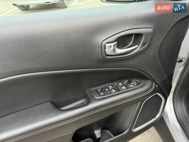 Сірий Джип Compass, об'ємом двигуна 2.4 л та пробігом 127 тис. км за 14900 $, фото 10 на Automoto.ua