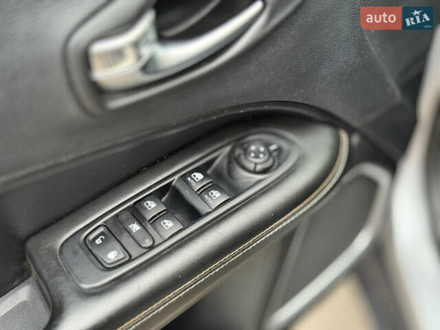 Серый Джип Компас, объемом двигателя 2.4 л и пробегом 191 тыс. км за 13400 $, фото 21 на Automoto.ua