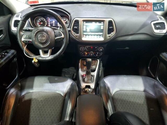 Джип Compass 2018 у Києві на Automoto.ua Сірий Джип Compass, об'ємом двигуна 2.4 л та пробігом 106 тис. км за 2600 $, фото 7 на Automoto.ua