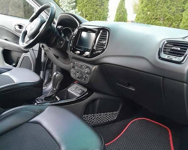 Джип Компас 2018 в Киеве на Automoto.ua Серый Джип Компас, объемом двигателя 2.4 л и пробегом 119 тыс. км за 15950 $, фото 40 на Automoto.ua