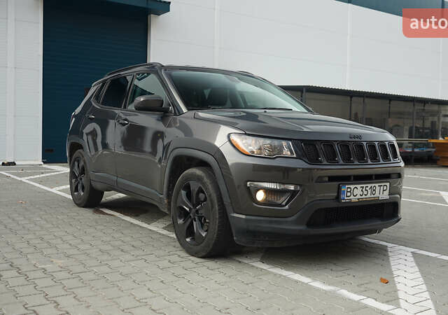 Серый Джип Компас, объемом двигателя 2.4 л и пробегом 164 тыс. км за 14000 $, фото 2 на Automoto.ua