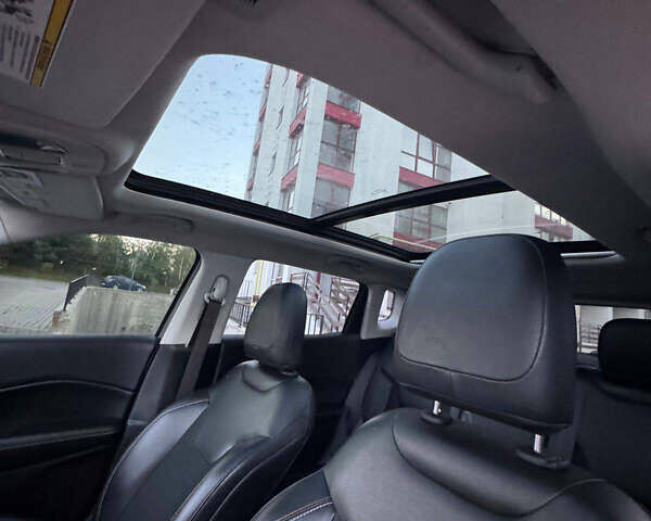 Сірий Джип Compass, об'ємом двигуна 2.36 л та пробігом 119 тис. км за 13800 $, фото 7 на Automoto.ua