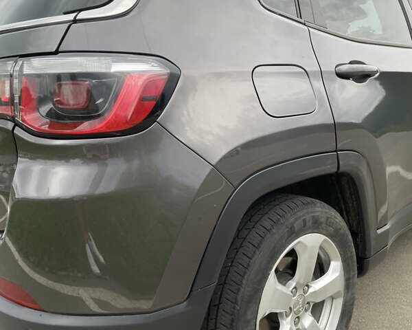 Сірий Джип Compass, об'ємом двигуна 2.4 л та пробігом 123 тис. км за 18000 $, фото 30 на Automoto.ua