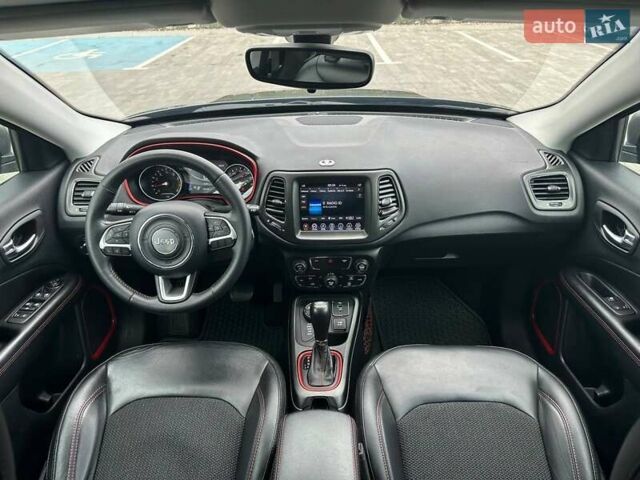 Джип Compass 2018 у Львові на Automoto.ua Сірий Джип Compass, об'ємом двигуна 2.36 л та пробігом 185 тис. км за 14000 $, фото 9 на Automoto.ua