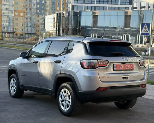 Серый Джип Компас, объемом двигателя 2.36 л и пробегом 191 тыс. км за 12900 $, фото 5 на Automoto.ua