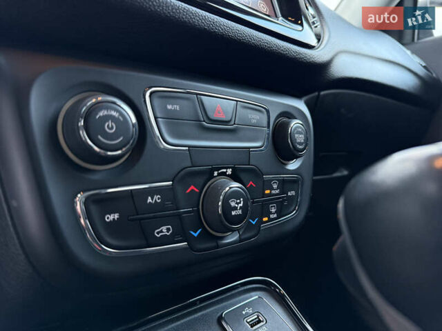 Сірий Джип Compass, об'ємом двигуна 2.4 л та пробігом 136 тис. км за 14700 $, фото 39 на Automoto.ua