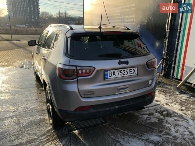 Серый Джип Компас, объемом двигателя 2.36 л и пробегом 140 тыс. км за 15600 $, фото 7 на Automoto.ua