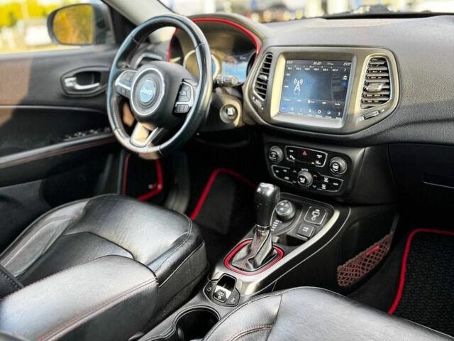 Джип Компас 2018 в Запорожье на Automoto.ua Серый Джип Компас, объемом двигателя 0 л и пробегом 129 тыс. км за 16200 $, фото 6 на Automoto.ua