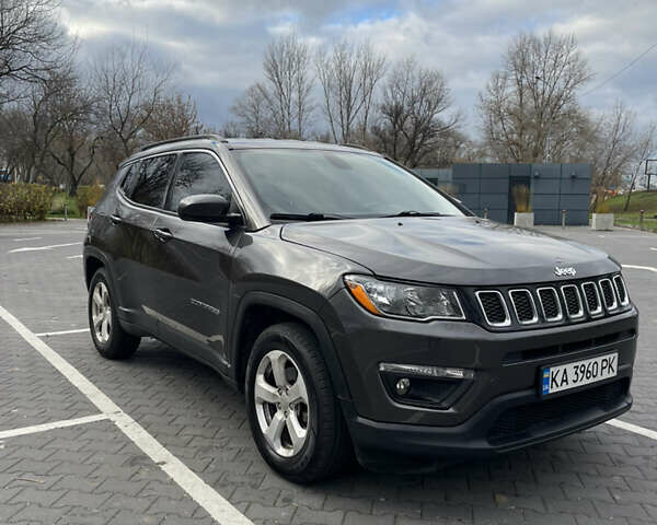 Серый Джип Компас, объемом двигателя 2.36 л и пробегом 105 тыс. км за 13500 $, фото 3 на Automoto.ua