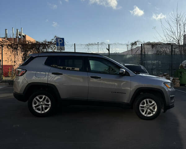 Серый Джип Компас, объемом двигателя 2.36 л и пробегом 191 тыс. км за 12900 $, фото 7 на Automoto.ua