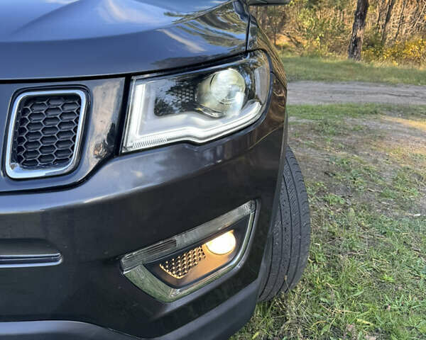 Джип Компас 2018 в Киеве на Automoto.ua Серый Джип Компас, объемом двигателя 2.4 л и пробегом 144 тыс. км за 15800 $, фото 8 на Automoto.ua