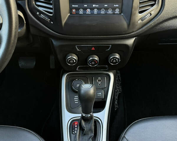 Серый Джип Компас, объемом двигателя 2.36 л и пробегом 191 тыс. км за 12900 $, фото 15 на Automoto.ua