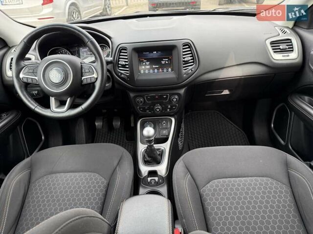 Сірий Джип Compass, об'ємом двигуна 2.4 л та пробігом 127 тис. км за 14900 $, фото 29 на Automoto.ua