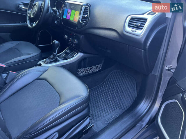 Сірий Джип Compass, об'ємом двигуна 2.36 л та пробігом 184 тис. км за 12900 $, фото 16 на Automoto.ua
