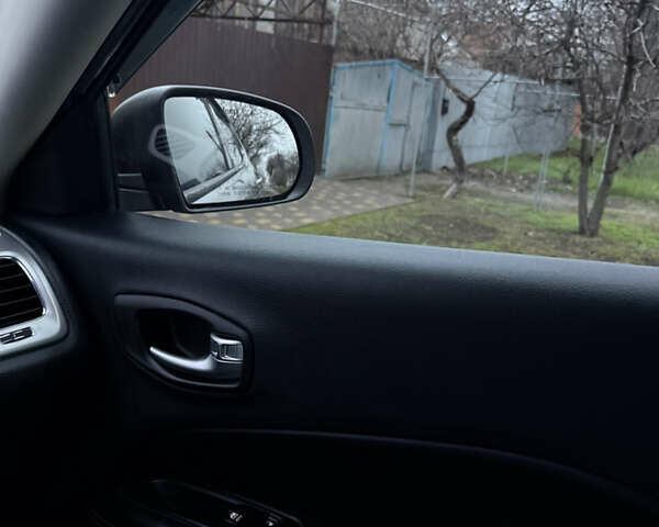 Сірий Джип Compass, об'ємом двигуна 2.36 л та пробігом 64 тис. км за 12500 $, фото 24 на Automoto.ua