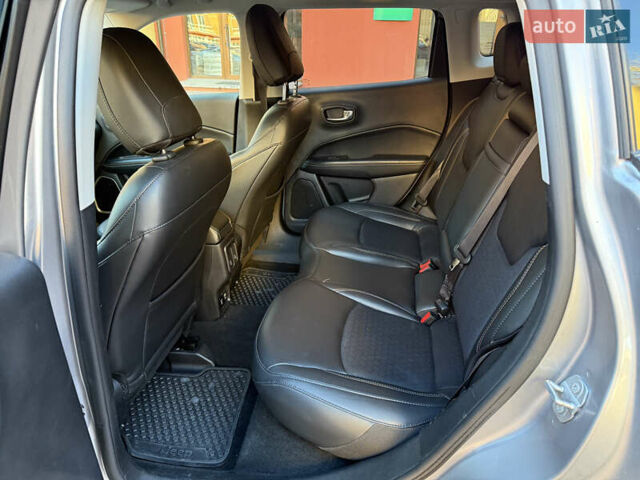 Сірий Джип Compass, об'ємом двигуна 2.4 л та пробігом 121 тис. км за 14950 $, фото 4 на Automoto.ua
