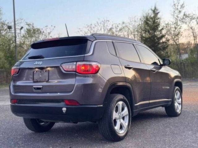 Сірий Джип Compass, об'ємом двигуна 2.4 л та пробігом 75 тис. км за 12800 $, фото 6 на Automoto.ua