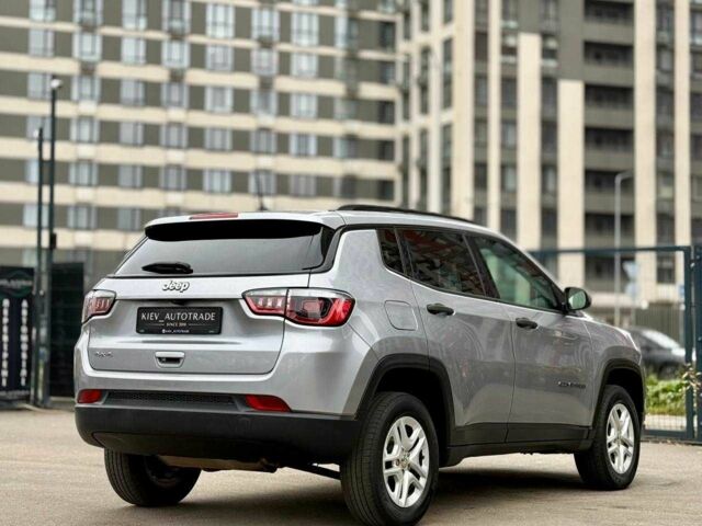 Серый Джип Компас, объемом двигателя 2.4 л и пробегом 190 тыс. км за 13400 $, фото 3 на Automoto.ua