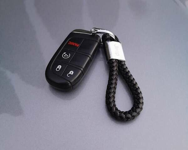 Джип Компас 2018 в Киеве на Automoto.ua Серый Джип Компас, объемом двигателя 2.4 л и пробегом 119 тыс. км за 15950 $, фото 75 на Automoto.ua