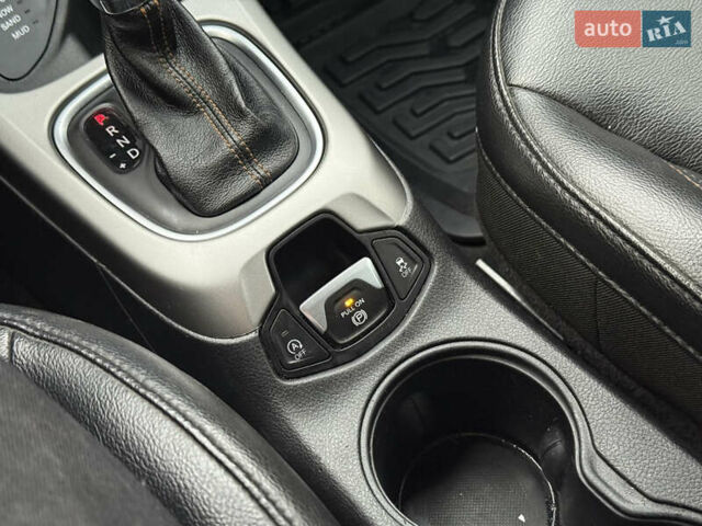 Серый Джип Компас, объемом двигателя 2.36 л и пробегом 230 тыс. км за 15999 $, фото 25 на Automoto.ua