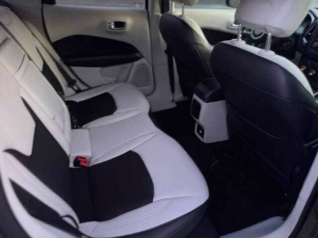 Сірий Джип Compass, об'ємом двигуна 2.4 л та пробігом 75 тис. км за 12800 $, фото 12 на Automoto.ua