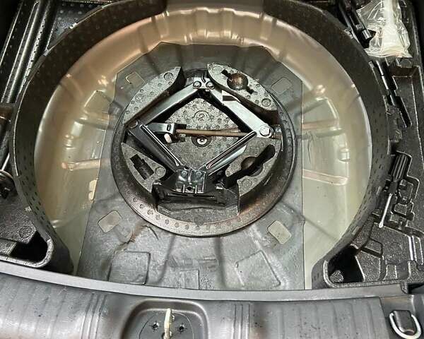 Сірий Джип Compass, об'ємом двигуна 2.36 л та пробігом 113 тис. км за 18600 $, фото 36 на Automoto.ua