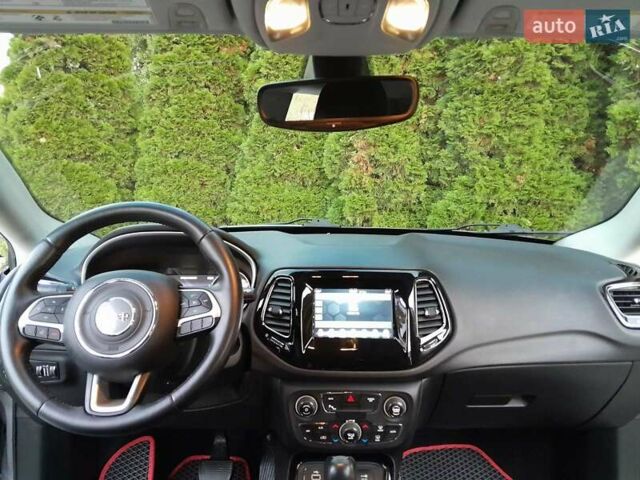 Джип Компас 2018 в Киеве на Automoto.ua Серый Джип Компас, объемом двигателя 2.4 л и пробегом 119 тыс. км за 15950 $, фото 44 на Automoto.ua