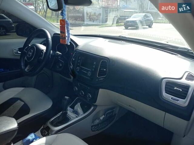 Сірий Джип Compass, об'ємом двигуна 2.4 л та пробігом 100 тис. км за 13600 $, фото 2 на Automoto.ua