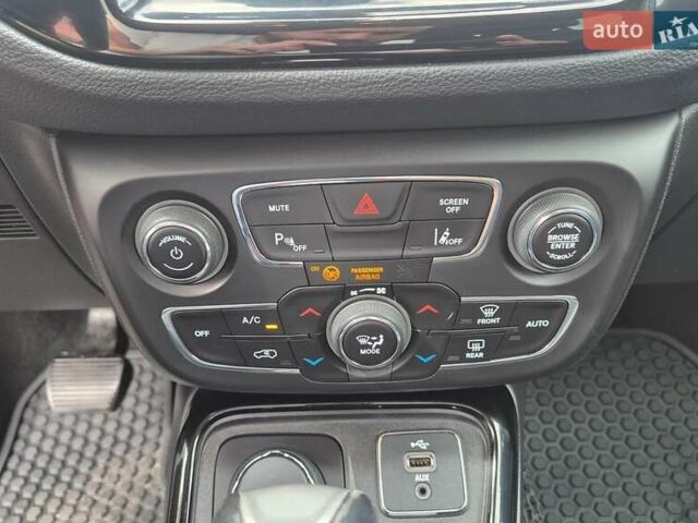 Серый Джип Компас, объемом двигателя 2.36 л и пробегом 155 тыс. км за 12300 $, фото 18 на Automoto.ua