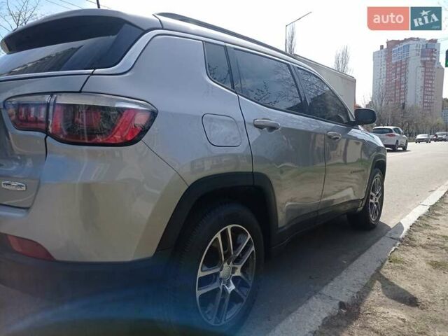 Сірий Джип Compass, об'ємом двигуна 2.4 л та пробігом 100 тис. км за 13600 $, фото 14 на Automoto.ua