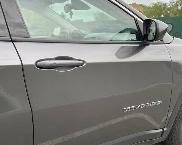 Сірий Джип Compass, об'ємом двигуна 2.4 л та пробігом 123 тис. км за 18000 $, фото 32 на Automoto.ua