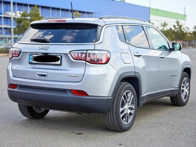 Джип Компас 2018 в Киеве на Automoto.ua Серый Джип Компас, объемом двигателя 2.4 л и пробегом 43 тыс. км за 12000 $, фото 1 на Automoto.ua