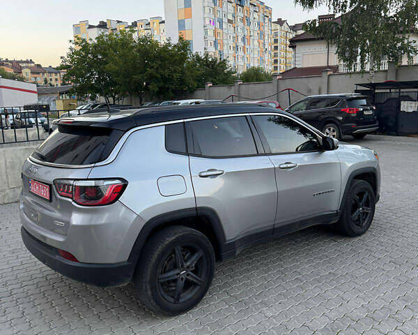 Сірий Джип Compass, об'ємом двигуна 2.36 л та пробігом 119 тис. км за 13800 $, фото 4 на Automoto.ua