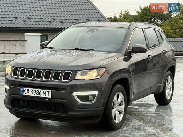Серый Джип Компас, объемом двигателя 2.36 л и пробегом 230 тыс. км за 15999 $, фото 2 на Automoto.ua