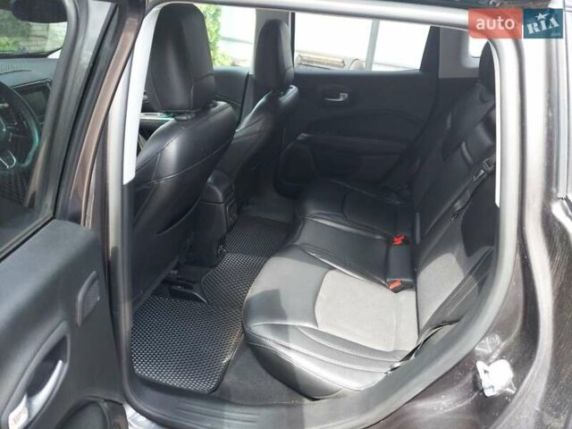 Серый Джип Компас, объемом двигателя 2.4 л и пробегом 60 тыс. км за 15800 $, фото 5 на Automoto.ua