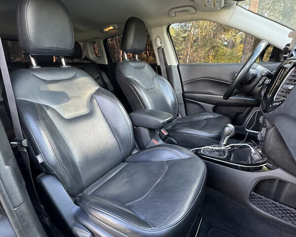 Джип Компас 2018 в Киеве на Automoto.ua Серый Джип Компас, объемом двигателя 2.4 л и пробегом 144 тыс. км за 15800 $, фото 40 на Automoto.ua