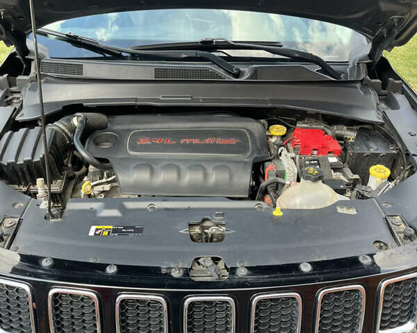 Сірий Джип Compass, об'ємом двигуна 2.4 л та пробігом 70 тис. км за 15500 $, фото 4 на Automoto.ua