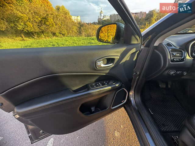 Серый Джип Компас, объемом двигателя 2.36 л и пробегом 183 тыс. км за 15400 $, фото 12 на Automoto.ua