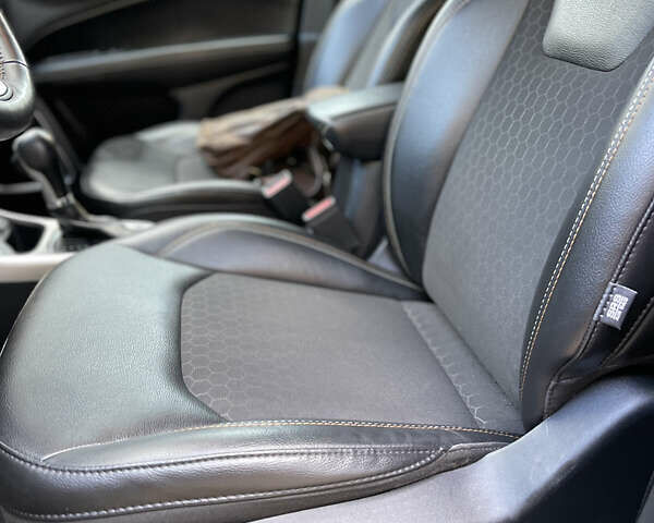 Сірий Джип Compass, об'ємом двигуна 2.36 л та пробігом 60 тис. км за 16490 $, фото 27 на Automoto.ua