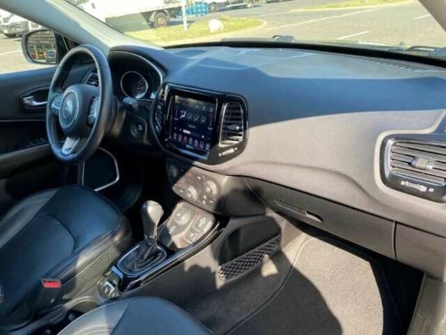 Сірий Джип Compass, об'ємом двигуна 0 л та пробігом 62 тис. км за 10000 $, фото 10 на Automoto.ua